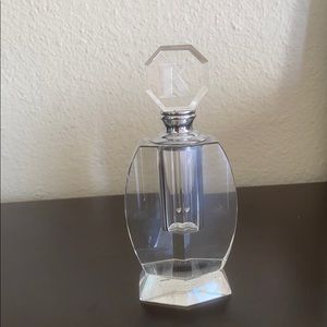 FIFTH AVENUE CRYSTAL LTD perfume holder